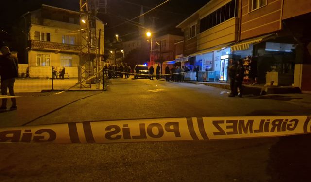 Boşanma aşamasındaki eşi ve olaya müdahale eden kişiyi tabancayla vurdu: 2 yaralı
