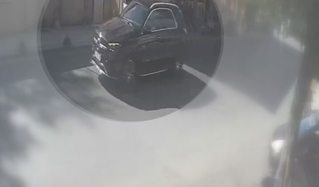 Çekmeköy'de araçta silahla vurulmuş halde erkek cesedi bulundu / Görüntü eklendi