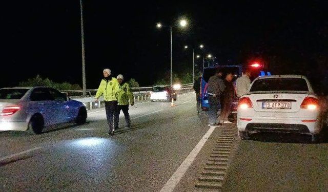 Çorum'da iki otomobil çarpıştı: 3 yaralı