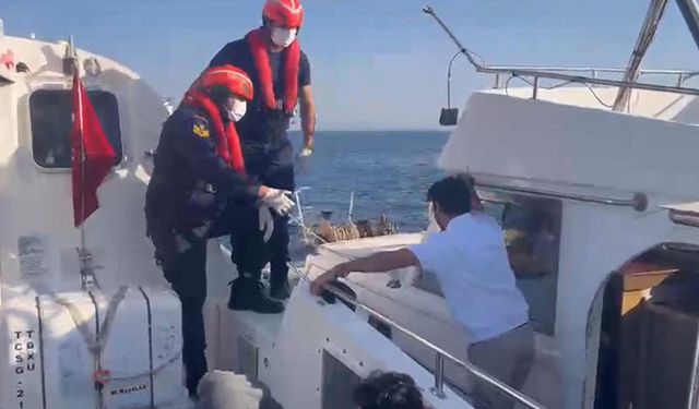 Didim açıklarında 3'ü çocuk 17 kaçak göçmen kurtarıldı; 1 gözaltı