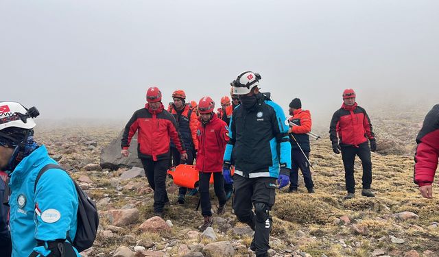Erciyes Dağı'na tırmanırken düşen dağcı hayatını kaybetti / Ek fotoğraflar