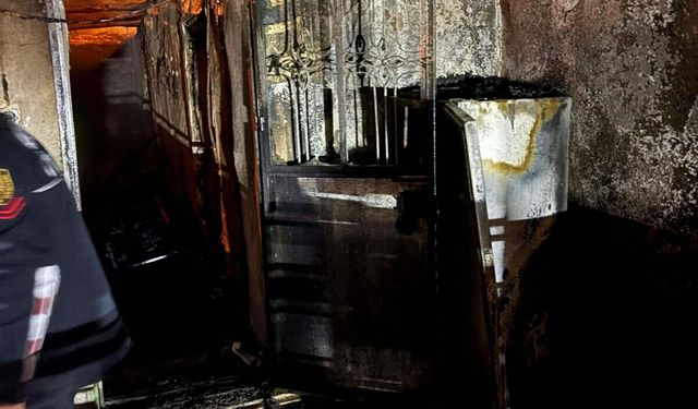 Evde çıkan yangında ölen anne ve oğlunun ardından baba da kurtarılamadı