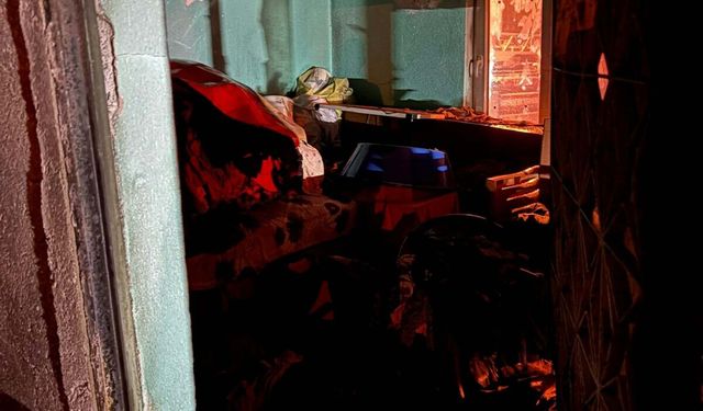 Evde çıkan yangında yaralanan anne ve oğlu kurtarılamadı