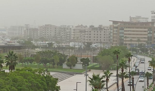 Hatay'da toz taşınımı