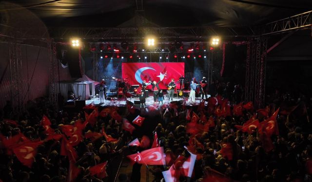 Kağıthane'de 29 Ekim coşkusu Resul Dindar konseriyle yaşandı