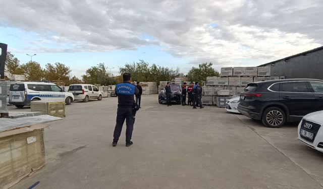 Mermer blok işçilerin üzerine devrildi; 1 ölü, 1 yaralı