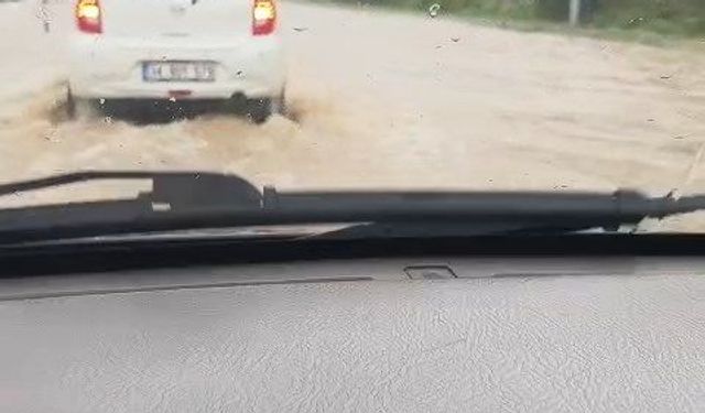 Şile'de sağanak etkili oluyor; yollar göle döndü