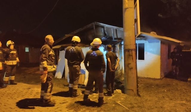 Sobadan sıçrayan kıvılcım evi yaktı