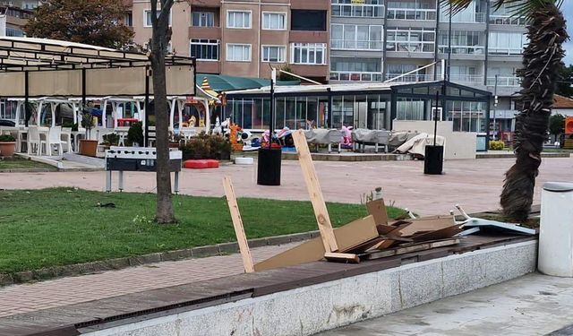 Tekirdağ'da fırtına; eğitim uçuşları iptal edildi, balıkçılar denize açılamadı (2)
