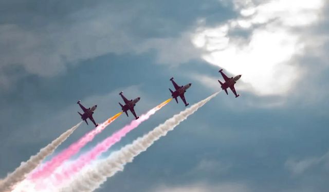 Türk Yıldızları Malatya'da gösteri düzenledi