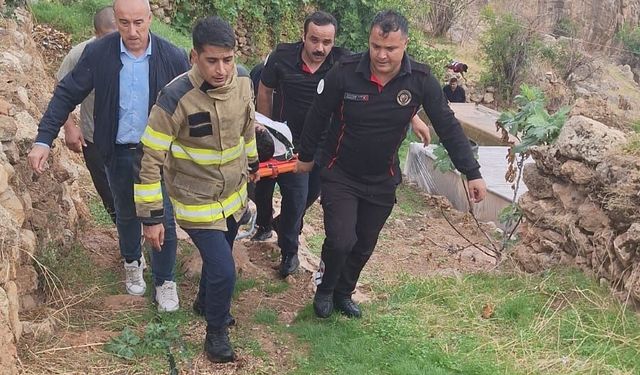 Uçuruma yuvarlanan otomobilin sürücüsü ağır yaralandı