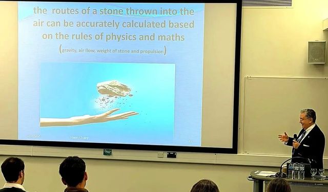 Londra Başkonsolosu Ulusoy Cambridge'de Konferans Verdi