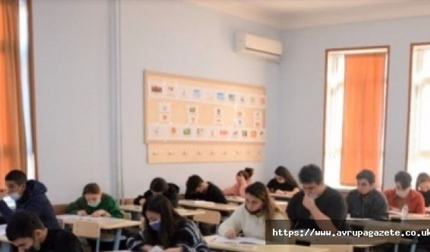 YEE'nin Bakü'de düzenlediği Türkçe Yeterlilik Sınavı'na 680 aday katıldı