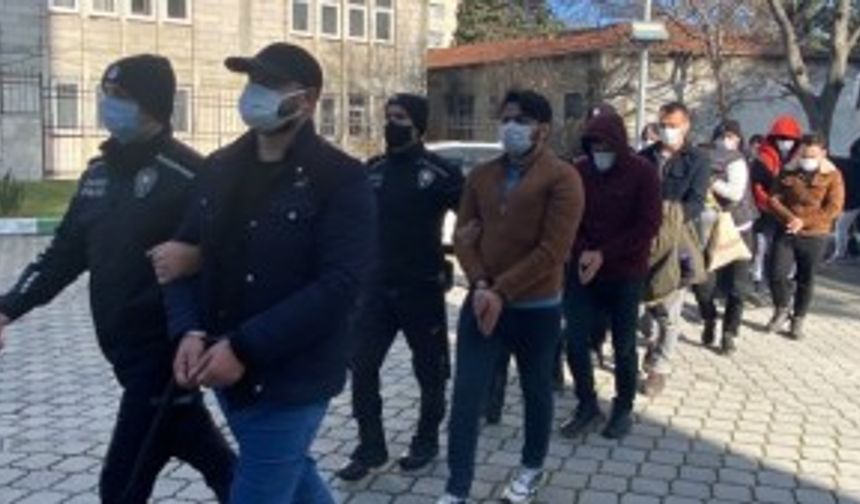 GÜNCELLEME - Samsun merkezli yasa dışı bahis operasyonunda yakalanan 20 zanlıdan 2'si tutuklandı