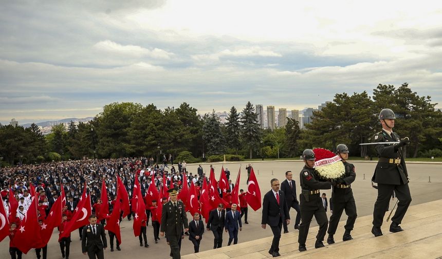 Atatürk'e Anma, Gençlik ve Spor Bayramı
