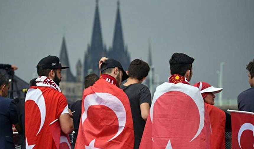 Kuzey Ren Vestfalya'da Türkler sandığa gidiyor