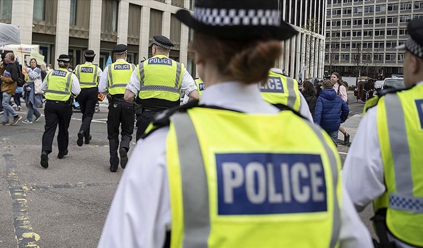 Londra'daki kılıçlı saldırıda 13 yaşındaki çocuk hayatını kaybetti