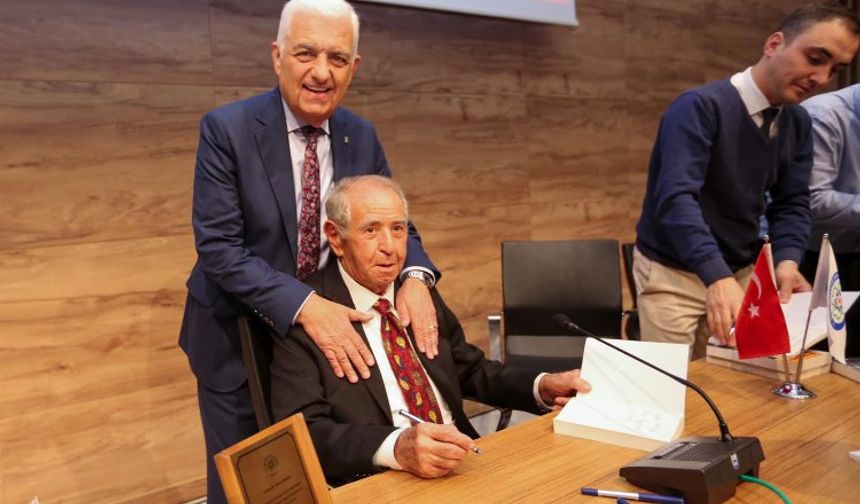 Muğla'da Sami Gökmen’den 'Cumhuriyet' konferansı