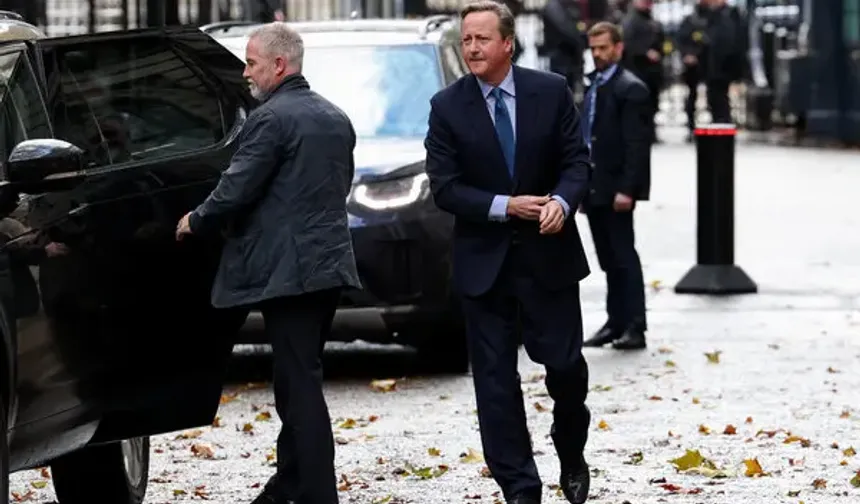 İsrail, İran'ın hava saldırısına karşılık verecek, İngiltere Dışişleri Bakanı Cameron konuştu