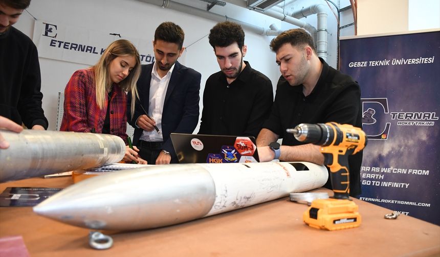 Genç mühendis adayları roketlerini ABD'deki yarışmada zirve için ateşleyecek
