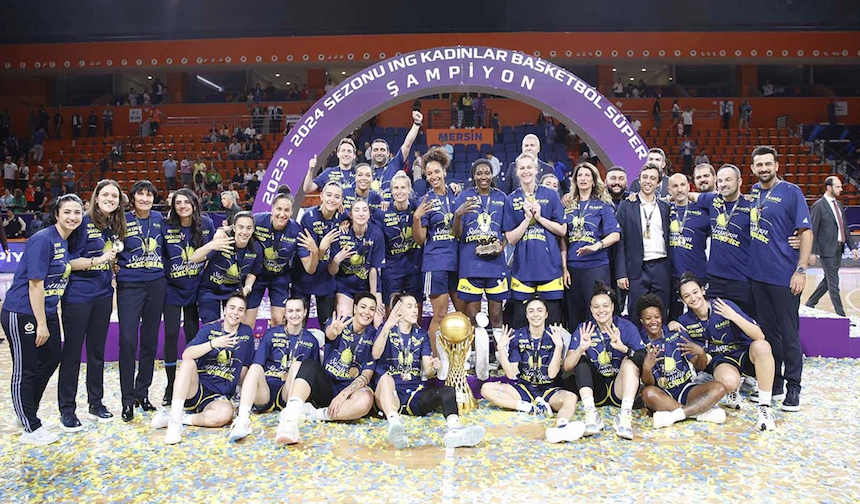 Fenerbahçe Alagöz Holding, 18. kez şampiyonluk kupasına ulaştı