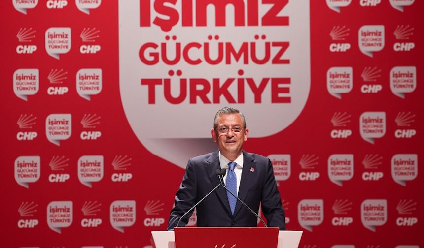 CHP Genel Başkanı Özel, ay yıldızlı al bayraklı yaşasın Türkiye ittifakımız