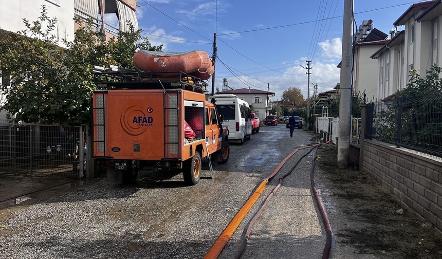 Antalya Serik, Manavgat ve Alanya'da sağanak