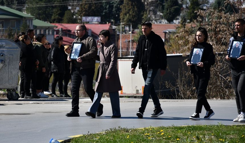 Kuzey Makedonya Koçani'de törene yakınlarını kaybedenler ile binlerce vatandaş katıldı.