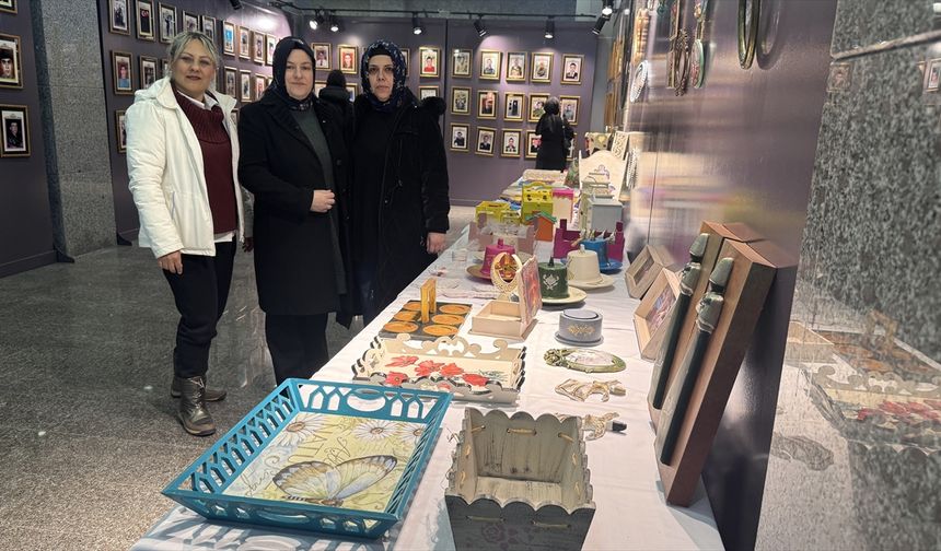 Zonguldak'ta gazi ve şehit yakınlarının el işi ürünleri sergilendi
