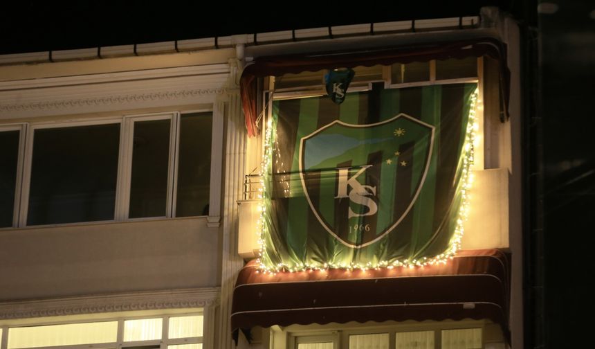 Kocaelispor, Süper Lig'e yükselmesini taraftarlarla kutladı