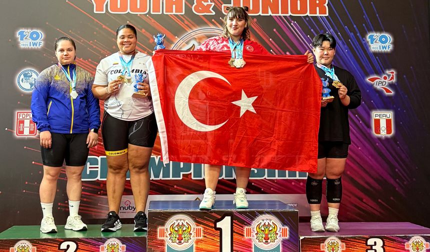 Milli halterci Fatmagül Çevik, gençler dünya şampiyonu oldu