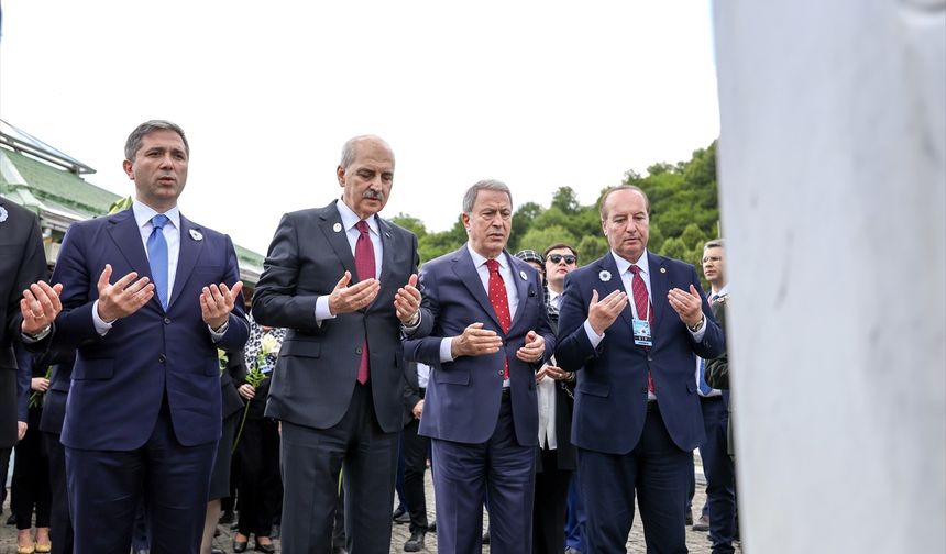 Potoçari Anıt Mezarlığı'nda düzenlenen cenaze törenine TBMM Başkanı Numan Kurtulmuş katıldı