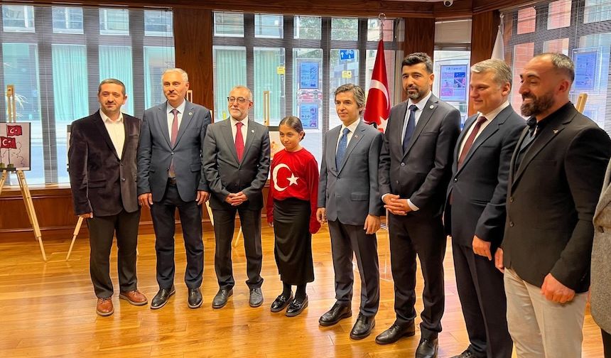 İngiltere'deki Türk dernek okullarında okuyan Türk çocukları 15 Temmuz'u anlatttı