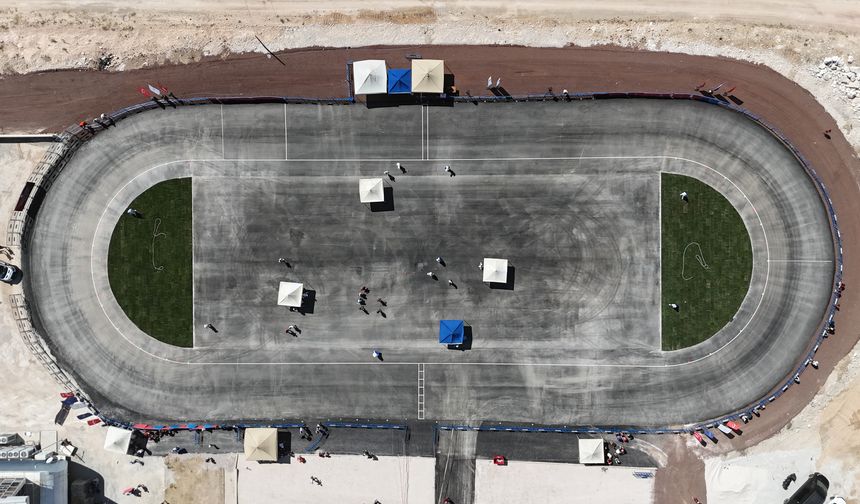 Karaman'da yapılan tekerlekli paten pistinde sporcular uluslararası yarışlara hazırlanacak