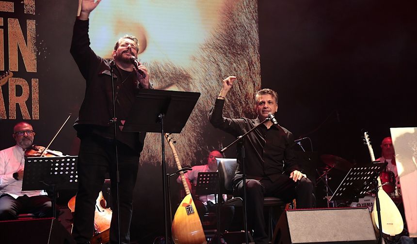 Ahmet Kaya, vefatının 25. yılında şarkılarıyla AKM'de anıldı