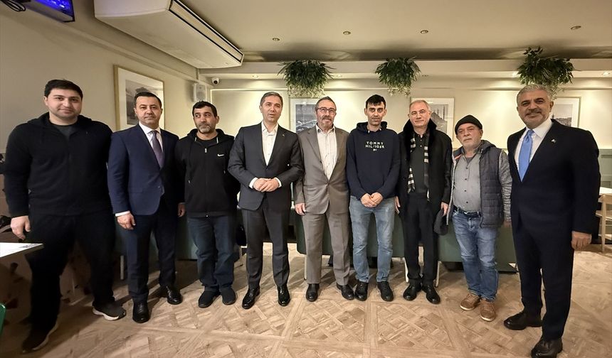 İrlanda Dublin'de Efkan Ala partililerle buluştu