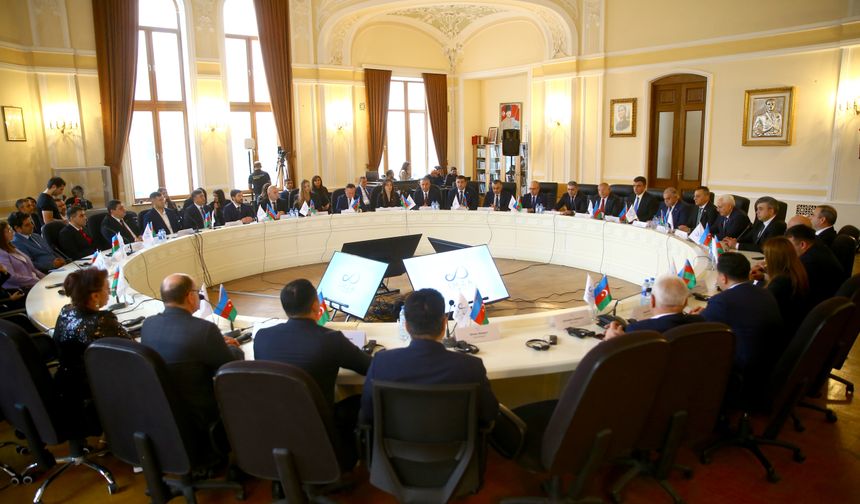 Bakü'de, Azerbaycan'ın toprak bütünlüğü konferansı