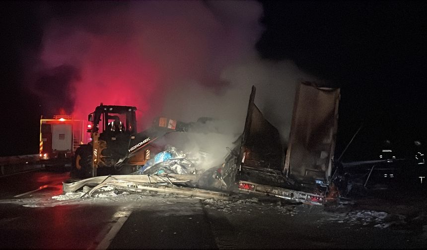 D-100 kara yolunun Bolu kesimindeki tır yangını ulaşımı aksattı