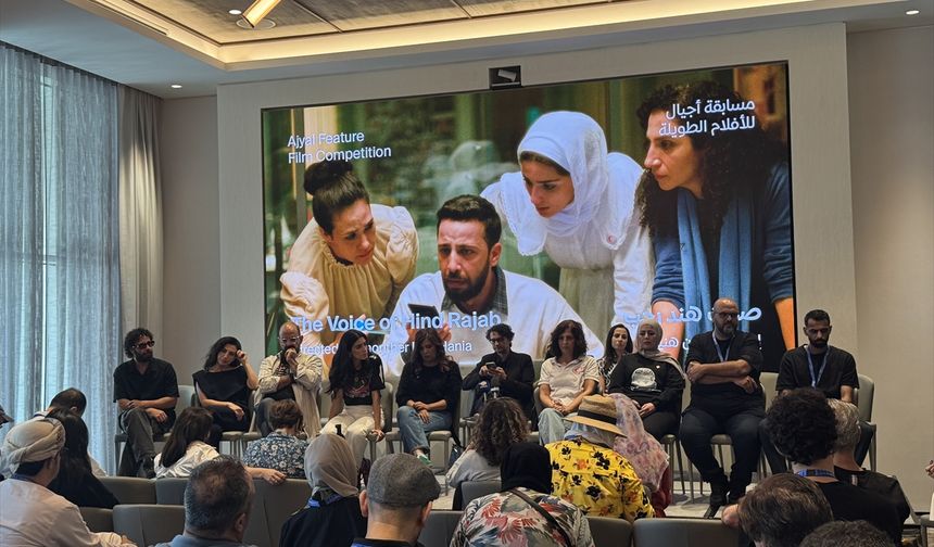 'Hind Rajab'ın Sesi' filmindeki ekip ile filme konu olan kahramanlar Hind Rajab'ı Doha'da andı