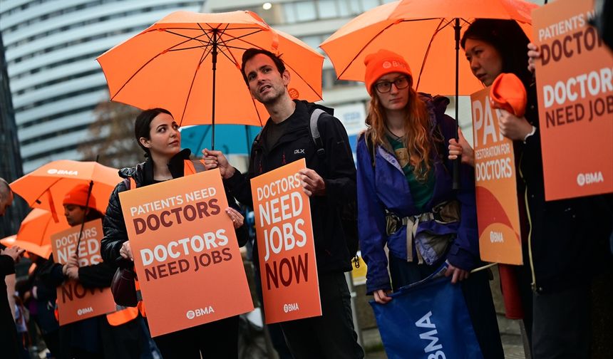 İngiltere'de asistan doktorlar 5 gün çalışmayacak