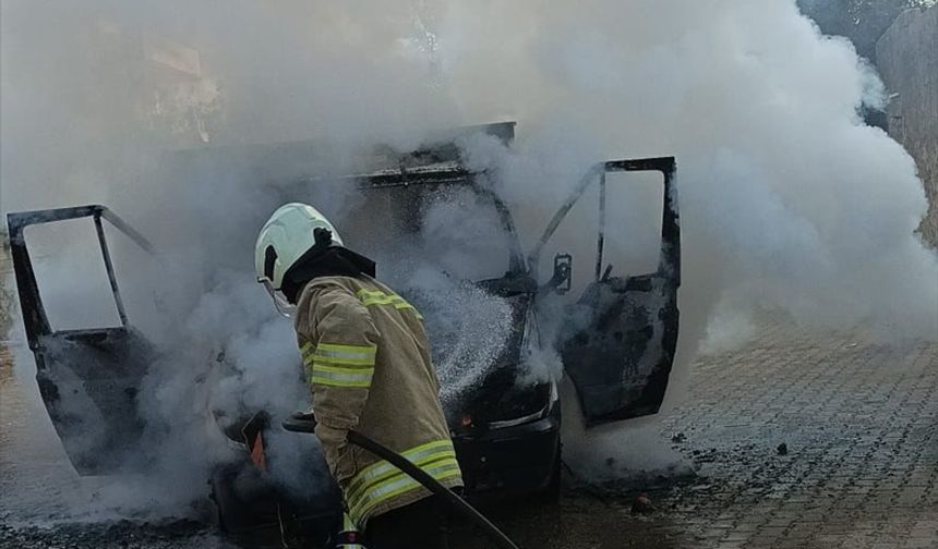 Mardin'de kamyonette çıkan yangın söndürüldü