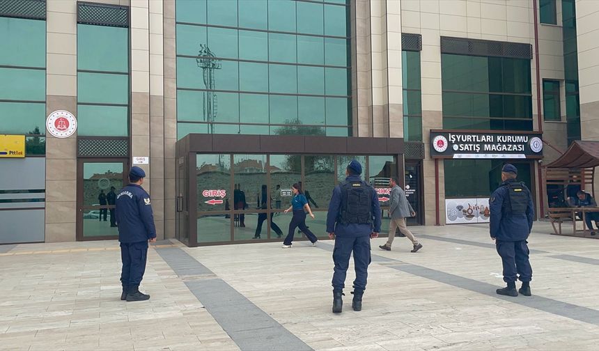 Nevşehir'de bir kadın, kocası ve kız kardeşini bıçakla yaraladı