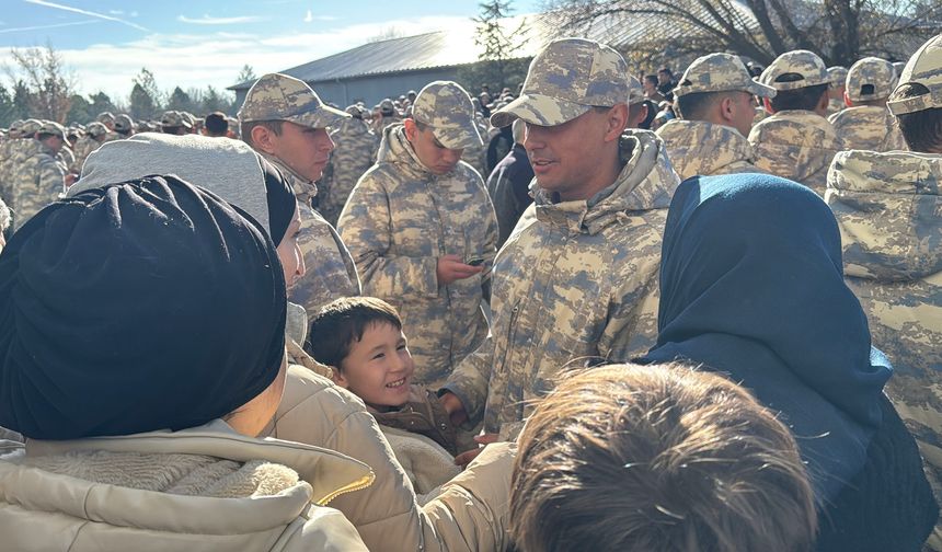 Kütahya'da eğitimlerini tamamlayan erler yemin etti