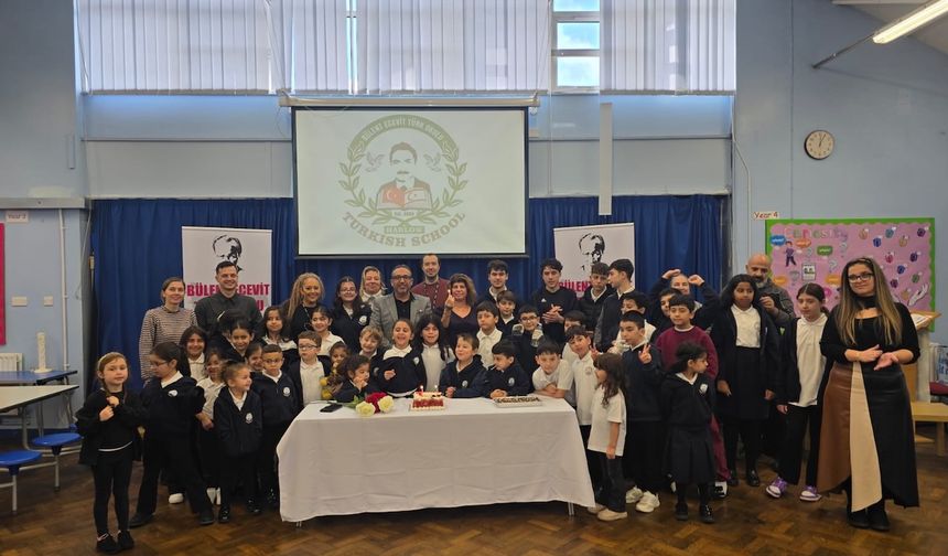İngiltere’de Bülent Ecevit Türk Okulu’ndan Çifte Kutlama