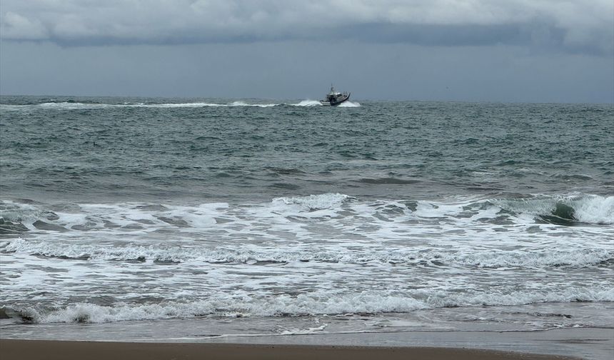 Bartın'da şişme botun alabora olması sonucu denize düşen 2 kişi kurtarıldı