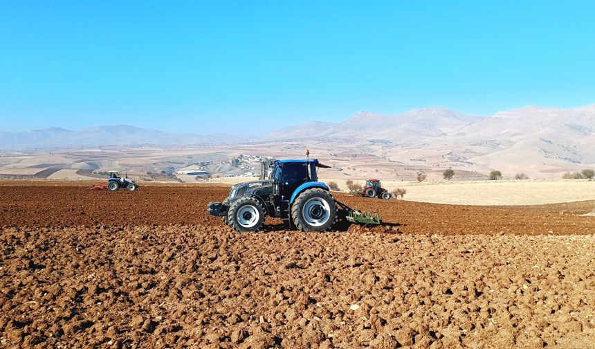 Batman'ın bereketli topraklarında hububat ve baklagil ekimi mesaisi sürüyor