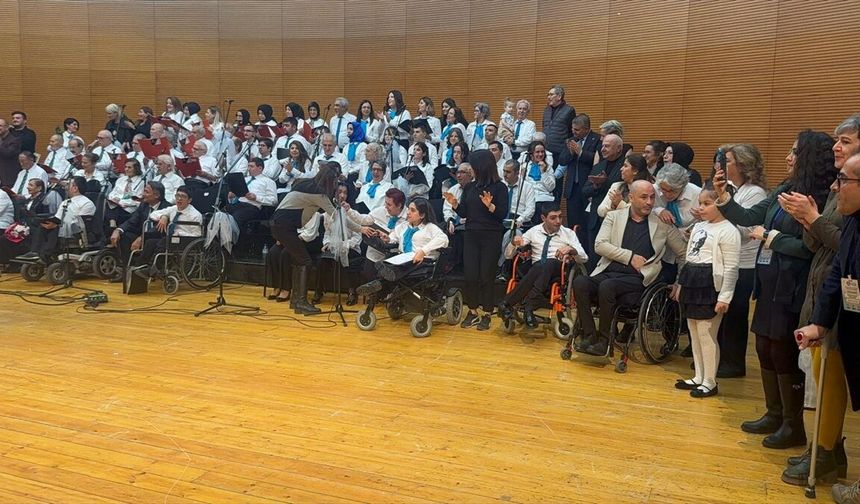 Bursa'da '7'den 70'e Türkülerle Hep Birlikte' konseri düzenlendi