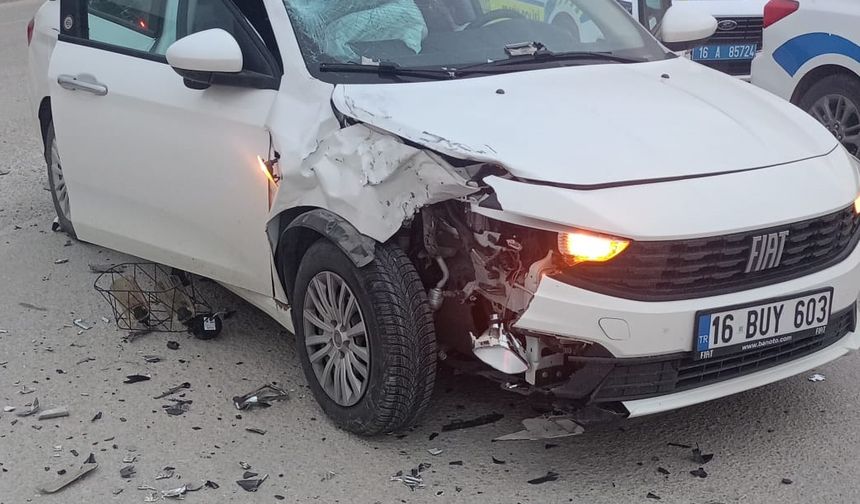 Bursa'da otomobille motosikletin çarpıştığı kazada 1 kişi öldü, 1 kişi yaralandı