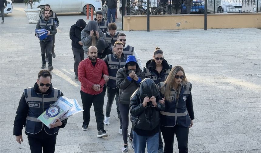 Edirne'de masaj salonlarına yönelik fuhuş operasyonunda yakalanan 5 zanlı tutuklandı