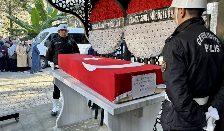 Giresun'da otomobilin dere yatağına devrilmesi sonucu ölen bekçinin cenazesi defnedildi